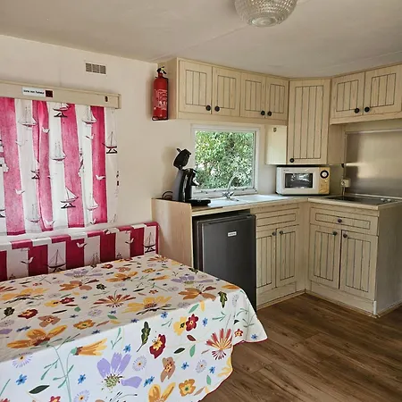 Mobilehome Chez Dede בית נופש פורטו-וישיו